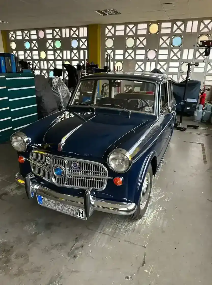 Fiat 2300 von vorne