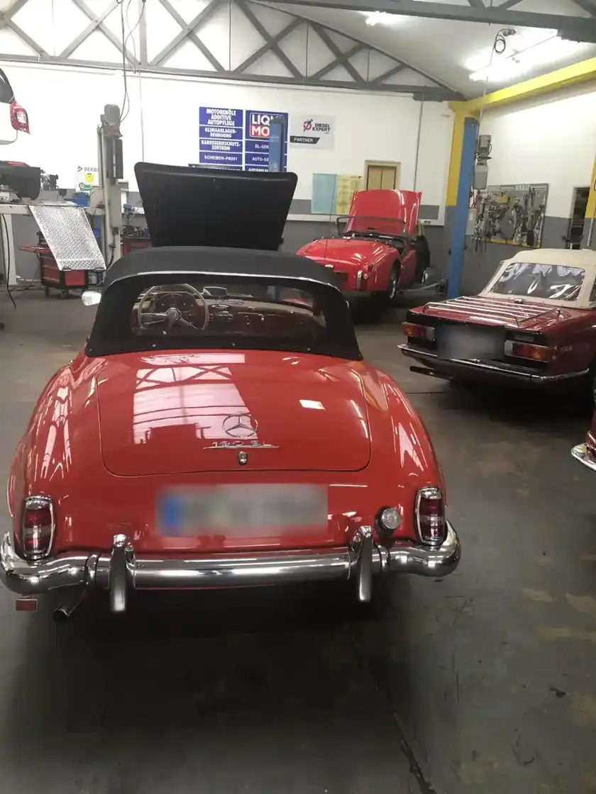 Mercedes-Benz 190 SL von hinten