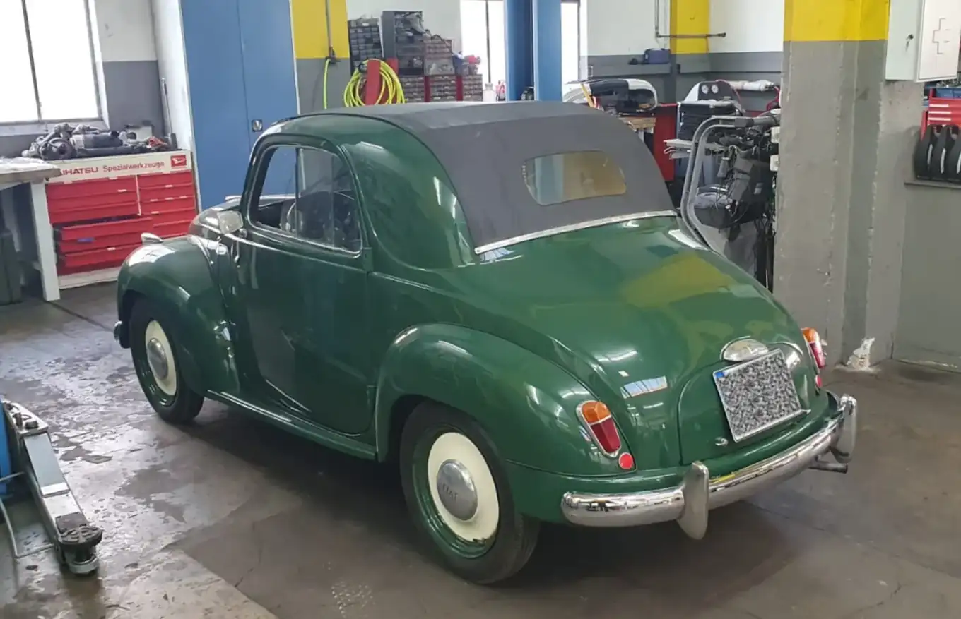 Fiat Topolino in Grün von hinten